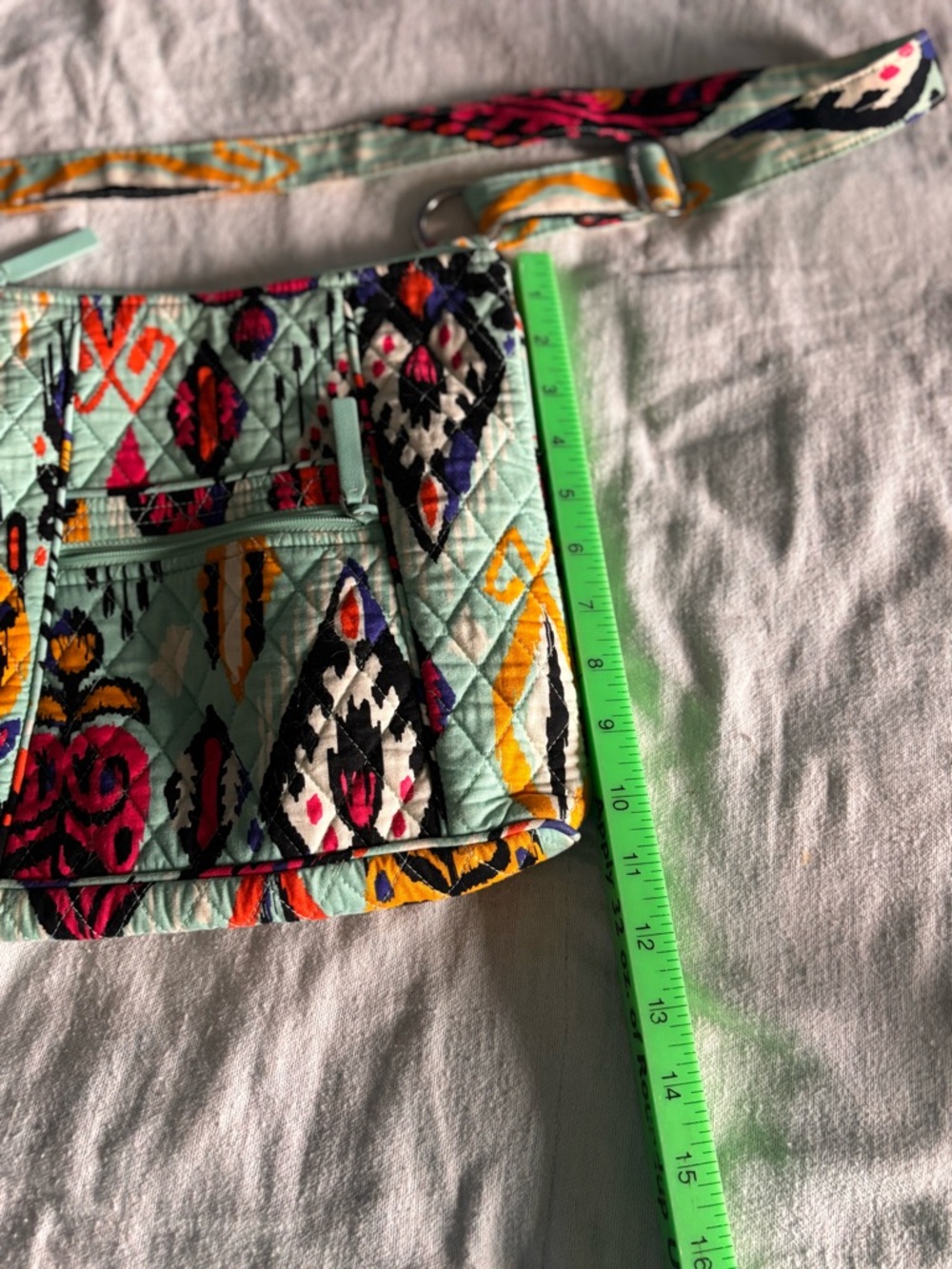 VERA BRADLEY CROSSBODY IN PUEBLO. Adjustable strap. Good condition. - Picture 2 of 5